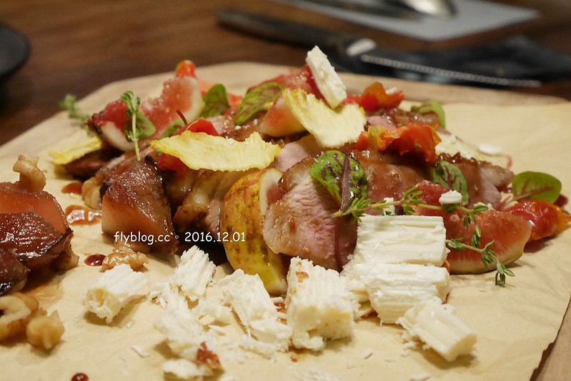 行冊 walkingbook｜大稻埕老屋新生命，融入台灣在地食材的地中海料理，集合客廳、餐廳和書房的設計新概念 @飛天璇的口袋