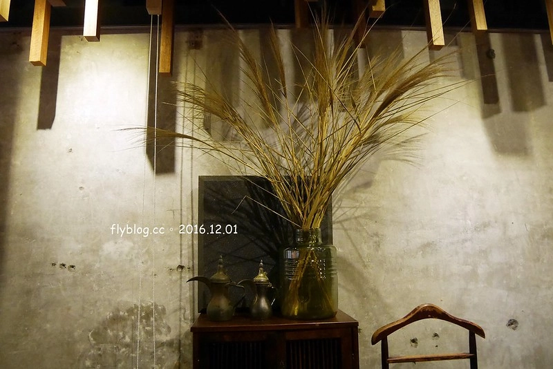 行冊 walkingbook｜大稻埕老屋新生命，融入台灣在地食材的地中海料理，集合客廳、餐廳和書房的設計新概念 @飛天璇的口袋