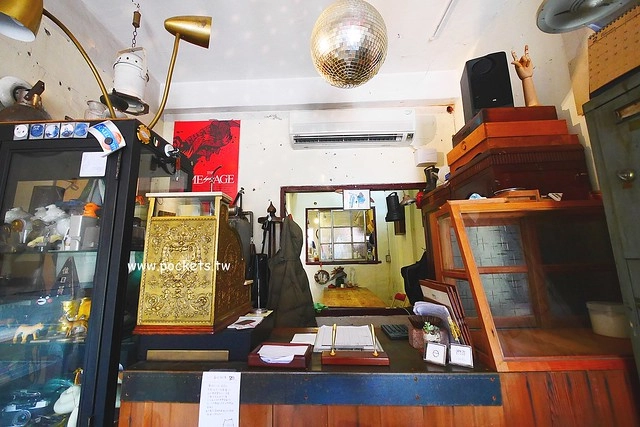 做作米食寓┃台中西區美食：有滿滿收藏品的藝文空間，賣著充滿溫度的米食料理，鄰近向上市場和家湯溫度 @飛天璇的口袋