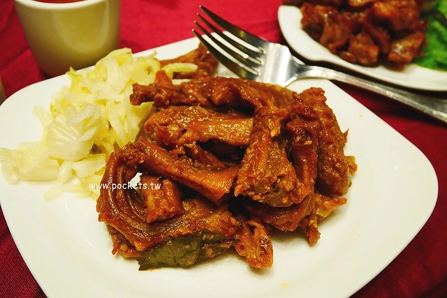 宜蘭礁溪｜蘭城晶英紅樓烤鴨，榮獲台灣十大烤鴨第一名，櫻桃霸王鴨一鴨五吃皮酥肉嫩 @飛天璇的口袋