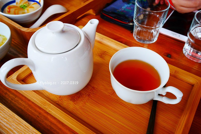 里海咖啡｜魚是現殺的、飯是現煮的、茶是現泡的，來到礁溪就是要吃新鮮漁貨，再品嚐美味咖啡 @飛天璇的口袋