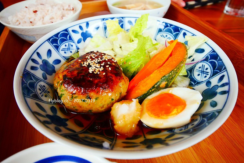 里海咖啡｜魚是現殺的、飯是現煮的、茶是現泡的，來到礁溪就是要吃新鮮漁貨，再品嚐美味咖啡 @飛天璇的口袋