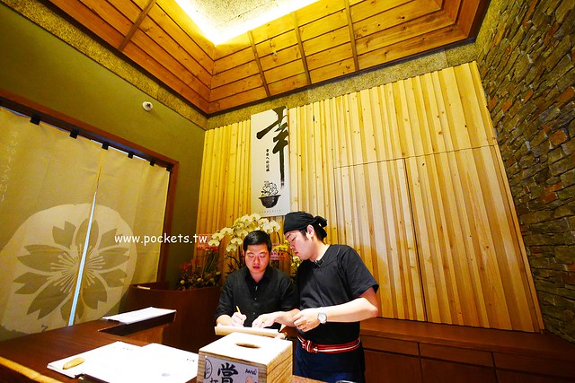 Kama 釜かま日式丼飯專門店┃台中南屯美食：以日本江戶時代為風情，漂亮特別的建築美學設計，公益路美食商圈又一選擇 @飛天璇的口袋