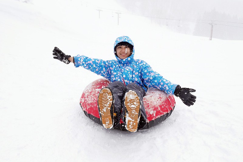 Fairy Land金山滑雪場┃福島旅遊景點：搭乘雪地纜車體驗，還有初階版的雪上甜甜圈、雪鞦和雪盆&hellip;等，冬季到奧會津就是要滑雪 @飛天璇的口袋