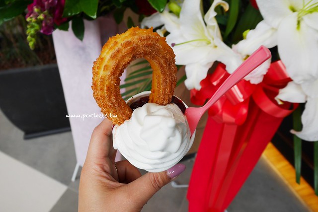 Street Churros ┃台中東區美食：韓國超人氣排隊美食，每日現做吉拿圈專賣店，台中秀泰影城S1館一樓3/31開幕 @飛天璇的口袋