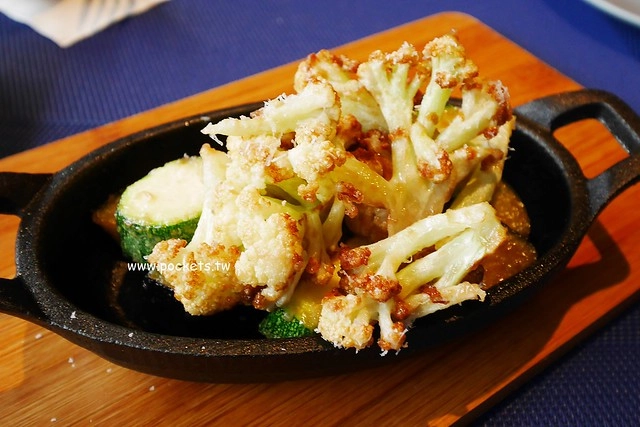 鹽與胡椒┃台中南屯美食：新店4月正式開幕，新址距離舊址5分鐘車程，以私人招待所為概念，餐點仍是道道美味有深度 @飛天璇的口袋