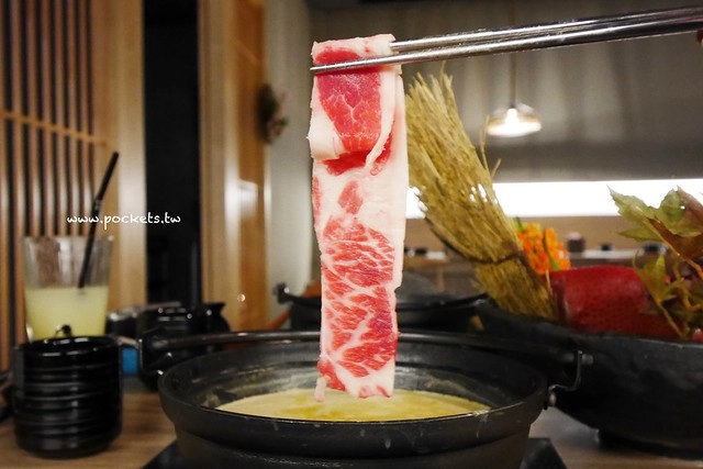 【台中南屯】灰鴿：台中CP值超高的火鍋餐廳，幾歲生日送幾隻蝦 @飛天璇的口袋