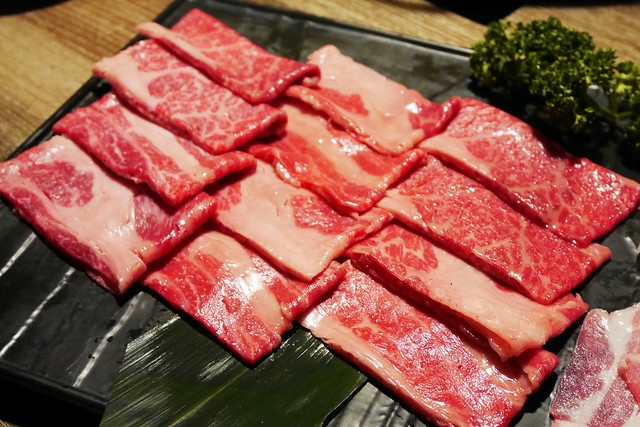 牧沐苑精緻麻辣火鍋┃台中西屯美食：麻辣火鍋中的精品店，美國Prime牛肉、澳洲M9和牛、各式生猛海鮮、專業吃法壽喜燒新上市！ @飛天璇的口袋