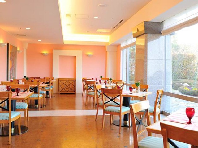 【日本廣島】廣島機場飯店 Hiroshima Airport Hotel：距離廣島機場只要5分鐘，飯店附有接駁車直接到廣島機場 @飛天璇的口袋