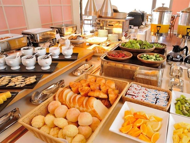 【日本廣島】廣島機場飯店 Hiroshima Airport Hotel：距離廣島機場只要5分鐘，飯店附有接駁車直接到廣島機場 @飛天璇的口袋