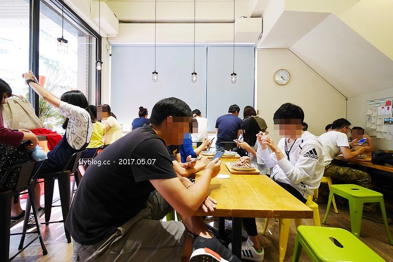 老喬冰菓室．JOY’S ICE┃北屯美食推薦：雲林虎尾超人氣冰品店，淡淡的文青復古風，北屯新開幕冰品店推薦 @飛天璇的口袋