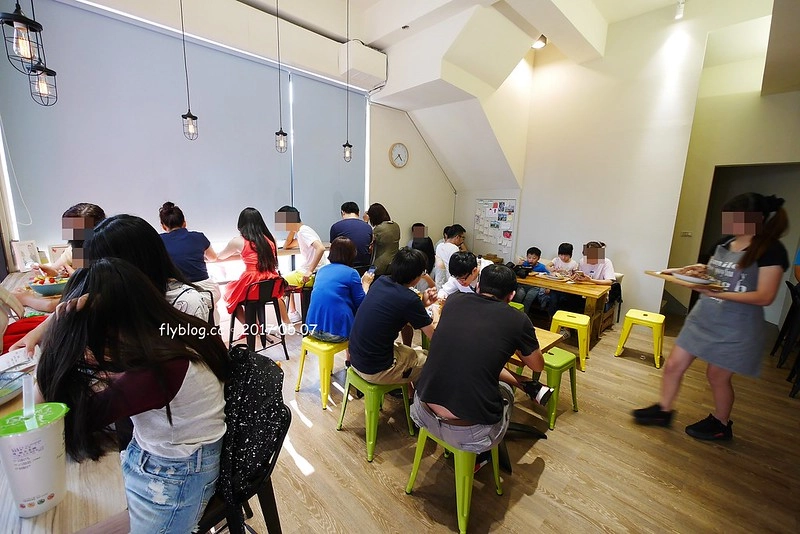 老喬冰菓室．JOY’S ICE┃北屯美食推薦：雲林虎尾超人氣冰品店，淡淡的文青復古風，北屯新開幕冰品店推薦 @飛天璇的口袋