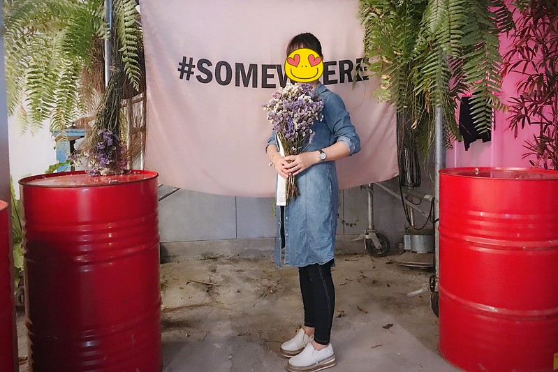 某處．Somewhere┃台中南區美食：台中後火車站超夯文青打卡點，白天夜晚各有不同的風情，只賣披薩和飲料生意也是好到爆 @飛天璇的口袋