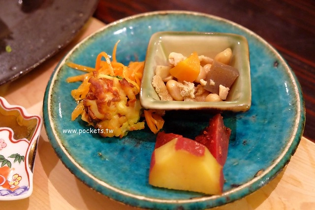 日本沖繩｜ごはん屋de SU-SU-SOON｜內行人才知道的隱藏版美食，沖繩傳統家庭料理，此次沖繩自由行最難忘的一間餐廳，美國村附近美食推薦 @飛天璇的口袋