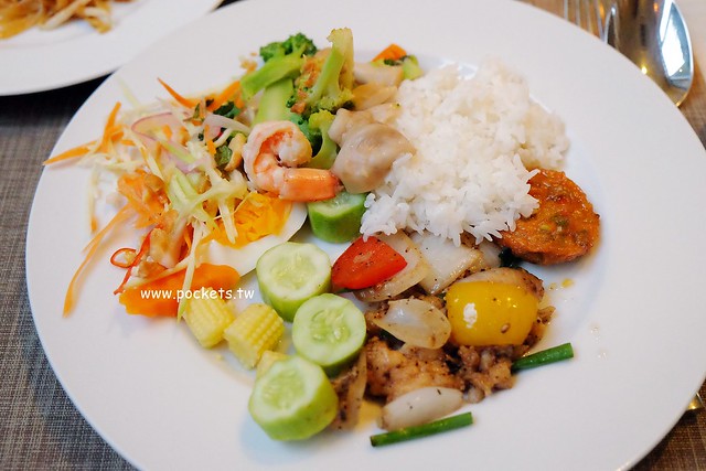 泰國華欣｜Devasom Hua Hin Resort 華欣德瓦索姆度假村，獨棟小木屋復古風套房，享受海邊一色的美景 @飛天璇的口袋