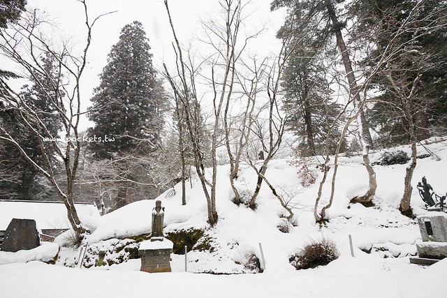 圓藏寺┃福島旅遊景點：赤牛的發源地，日本的三大虚空藏尊之一，摸紅牛許願就會成真哦！ @飛天璇的口袋