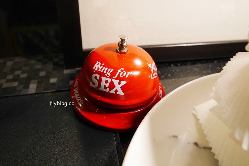 Cuppa Cafe．咖派咖啡：早午餐的份量很澎派，每日手作甜點供應，還有隱藏版的可愛拉花 @飛天璇的口袋