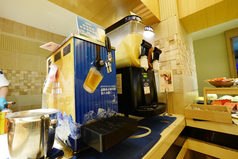 漢來海港百匯吃到飽┃台中西區美食：日本廣島生蠔吃到飽，5/8~6/4限時供應，個人推薦焦糖葡萄柚、新鮮海鮮、主廚甜點 @飛天璇的口袋