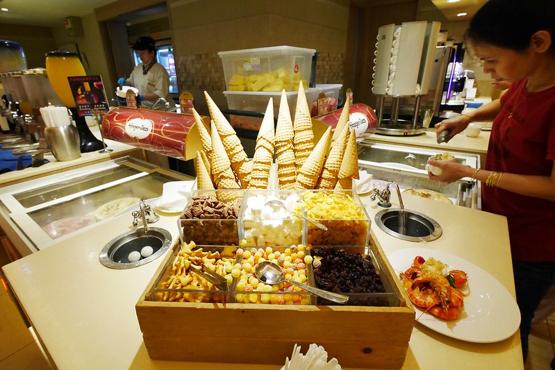 漢來海港百匯吃到飽┃台中西區美食：日本廣島生蠔吃到飽，5/8~6/4限時供應，個人推薦焦糖葡萄柚、新鮮海鮮、主廚甜點 @飛天璇的口袋