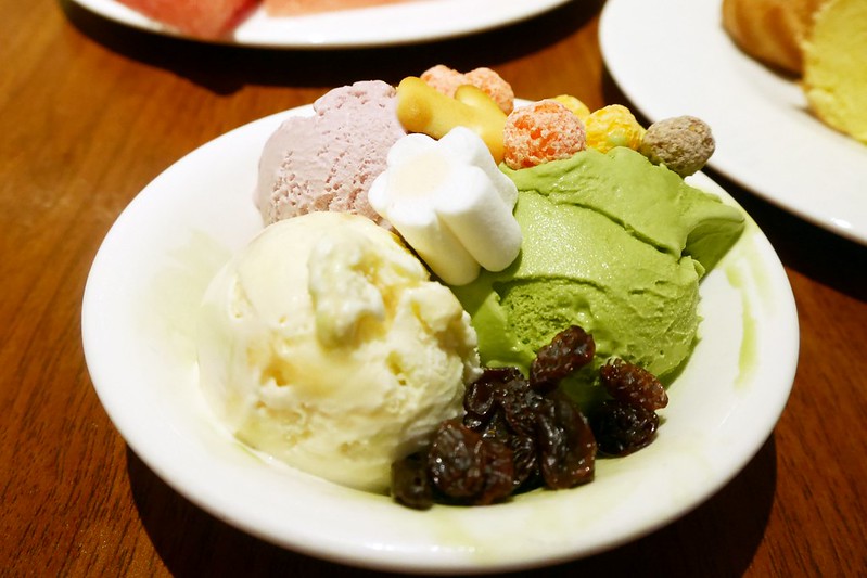 漢來海港百匯吃到飽┃台中西區美食：日本廣島生蠔吃到飽，5/8~6/4限時供應，個人推薦焦糖葡萄柚、新鮮海鮮、主廚甜點 @飛天璇的口袋