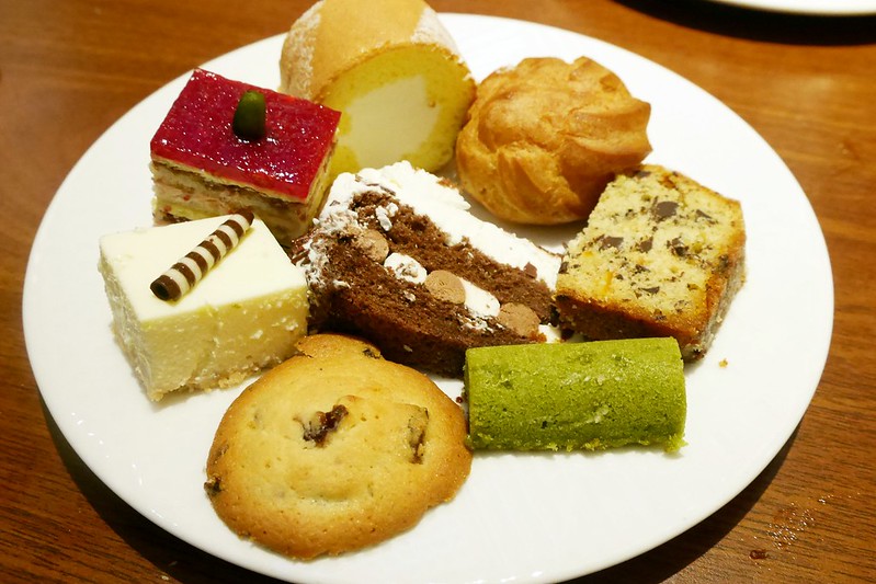 漢來海港百匯吃到飽┃台中西區美食：日本廣島生蠔吃到飽，5/8~6/4限時供應，個人推薦焦糖葡萄柚、新鮮海鮮、主廚甜點 @飛天璇的口袋