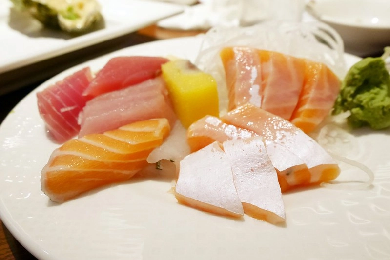 漢來海港百匯吃到飽┃台中西區美食：日本廣島生蠔吃到飽，5/8~6/4限時供應，個人推薦焦糖葡萄柚、新鮮海鮮、主廚甜點 @飛天璇的口袋