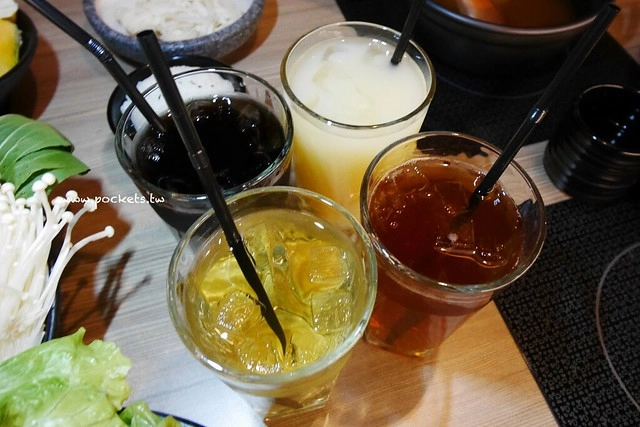 【台中南屯】灰鴿：台中CP值超高的火鍋餐廳，幾歲生日送幾隻蝦 @飛天璇的口袋