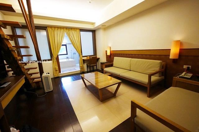 集集棕梠泉民宿┃南投民宿推薦：夏日南洋風情的優質民宿，擁有獨立大浴缸、免費wifi、腳踏車出借 @飛天璇的口袋