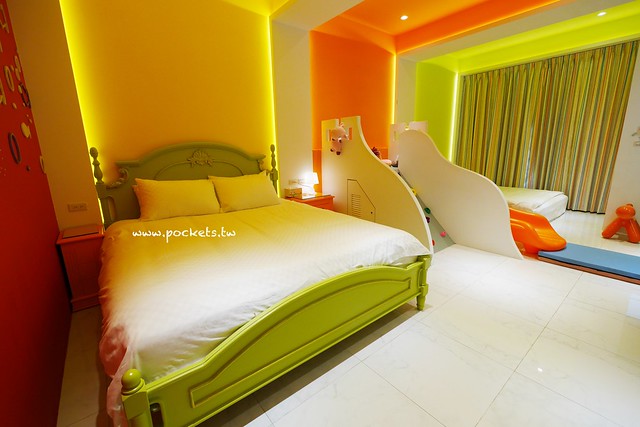 埃及白宮┃宜蘭親子民宿：溜滑梯主題套房，還有游泳池、電動車、下午茶和豐盛早餐，一入住就賴著不想走的小孩天堂 @飛天璇的口袋