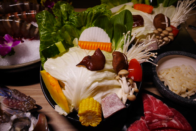 【台中南屯】灰鴿：台中CP值超高的火鍋餐廳，幾歲生日送幾隻蝦 @飛天璇的口袋