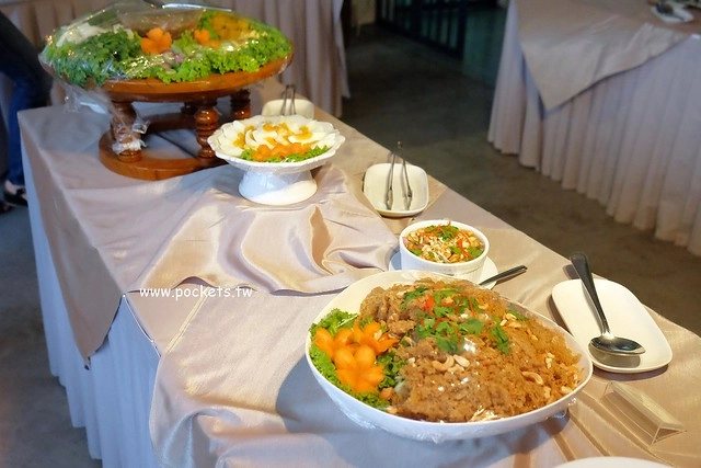 泰國華欣｜Devasom Hua Hin Resort 華欣德瓦索姆度假村，獨棟小木屋復古風套房，享受海邊一色的美景 @飛天璇的口袋