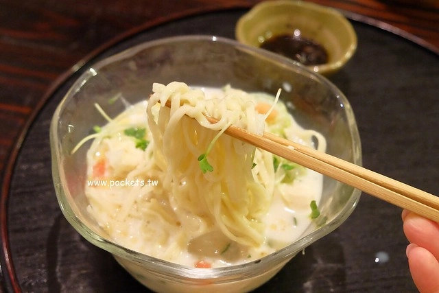 日本沖繩｜ごはん屋de SU-SU-SOON｜內行人才知道的隱藏版美食，沖繩傳統家庭料理，此次沖繩自由行最難忘的一間餐廳，美國村附近美食推薦 @飛天璇的口袋