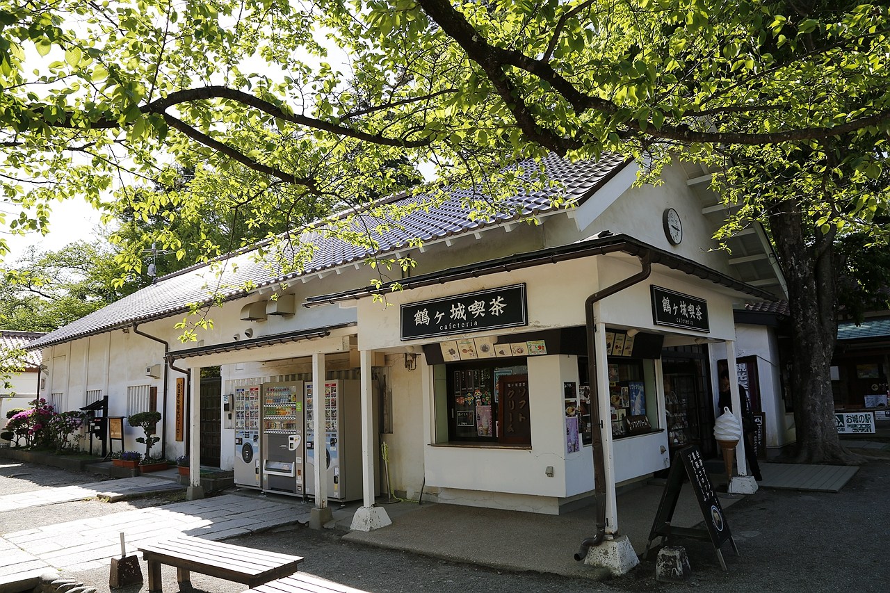 日本福島｜會津若松城 鶴城．登上天守閣眺望福島市景，大河劇八重之櫻拍攝場景 @飛天璇的口袋