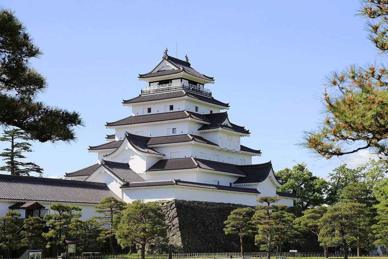 日本福島｜會津若松城 鶴城．登上天守閣眺望福島市景，大河劇八重之櫻拍攝場景 @飛天璇的口袋