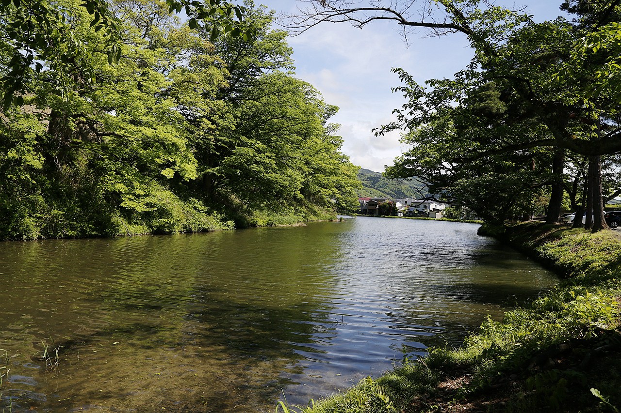 日本福島｜會津若松城 鶴城．登上天守閣眺望福島市景，大河劇八重之櫻拍攝場景 @飛天璇的口袋