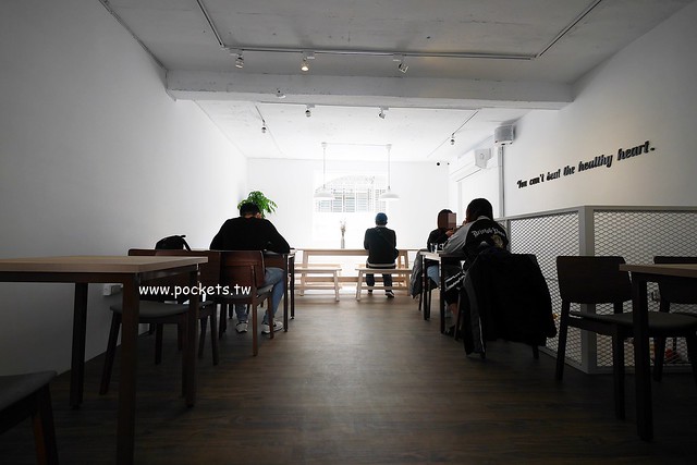 BOWL Fast Slow Food：北歐風格新建築，IG打卡熱門景點，少油少鹽健康食材，草悟道巷弄美食推薦 @飛天璇的口袋