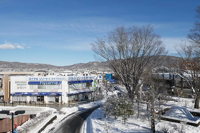 【日本長野】輕井澤~遇見東京第一場初雪，冬季絕美輕井澤一日遊，輕井澤王子Outlet好買好逛好吃，附東京到輕井澤交通方式&JR PASS券 @飛天璇的口袋