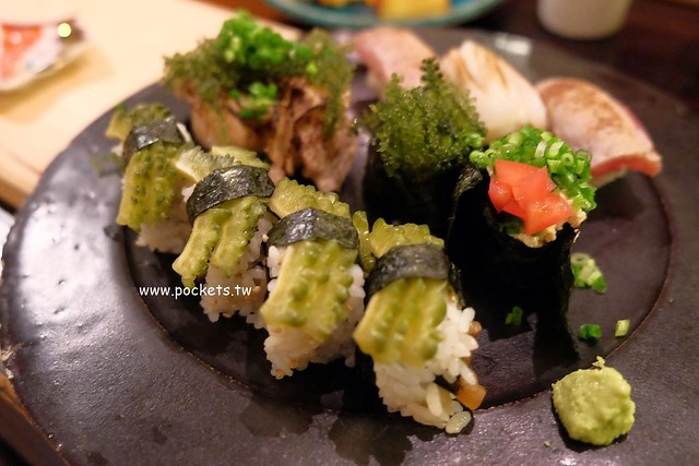 日本沖繩｜ごはん屋de SU-SU-SOON｜內行人才知道的隱藏版美食，沖繩傳統家庭料理，此次沖繩自由行最難忘的一間餐廳，美國村附近美食推薦 @飛天璇的口袋