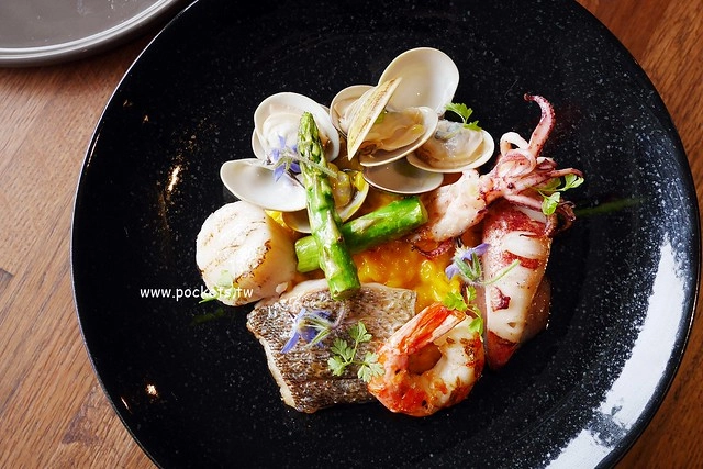 鹽與胡椒┃台中南屯美食：新店4月正式開幕，新址距離舊址5分鐘車程，以私人招待所為概念，餐點仍是道道美味有深度 @飛天璇的口袋