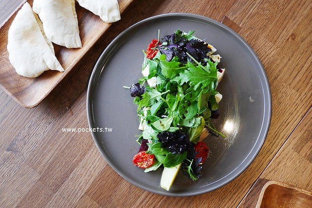 鹽與胡椒┃台中南屯美食：新店4月正式開幕，新址距離舊址5分鐘車程，以私人招待所為概念，餐點仍是道道美味有深度 @飛天璇的口袋