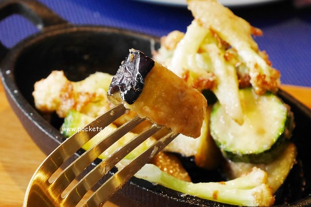 鹽與胡椒┃台中南屯美食：新店4月正式開幕，新址距離舊址5分鐘車程，以私人招待所為概念，餐點仍是道道美味有深度 @飛天璇的口袋