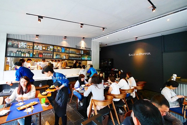 鹽與胡椒┃台中南屯美食：新店4月正式開幕，新址距離舊址5分鐘車程，以私人招待所為概念，餐點仍是道道美味有深度 @飛天璇的口袋