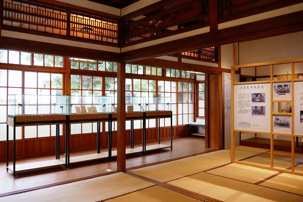 清水國小日式宿舍群｜欣賞和洋折衷建築之美，全台第一座校園古蹟，還有附設遊樂場可以遛小孩 @飛天璇的口袋