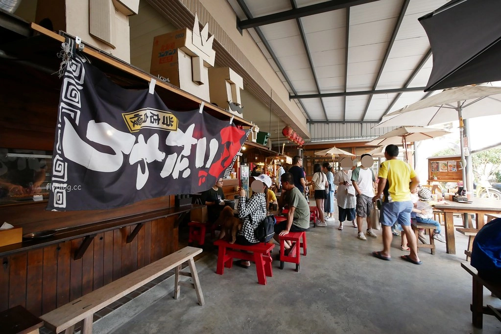 南投草屯｜麵五三屋台拉麵，超隱密的草屯田野拉麵店傳奇，披薩是必點隱藏版美食 @飛天璇的口袋