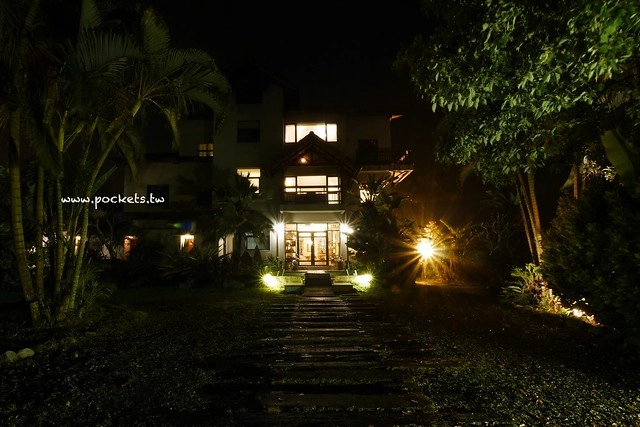 集集棕梠泉民宿┃南投民宿推薦：夏日南洋風情的優質民宿，擁有獨立大浴缸、免費wifi、腳踏車出借 @飛天璇的口袋