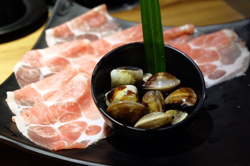 宜蘭湯蒸火鍋｜巨無霸超猛海鮮霸氣上桌，食材新鮮有誠意，宜蘭人推薦必吃火鍋 @飛天璇的口袋