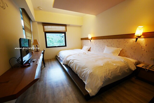 集集棕梠泉民宿┃南投民宿推薦：夏日南洋風情的優質民宿，擁有獨立大浴缸、免費wifi、腳踏車出借 @飛天璇的口袋