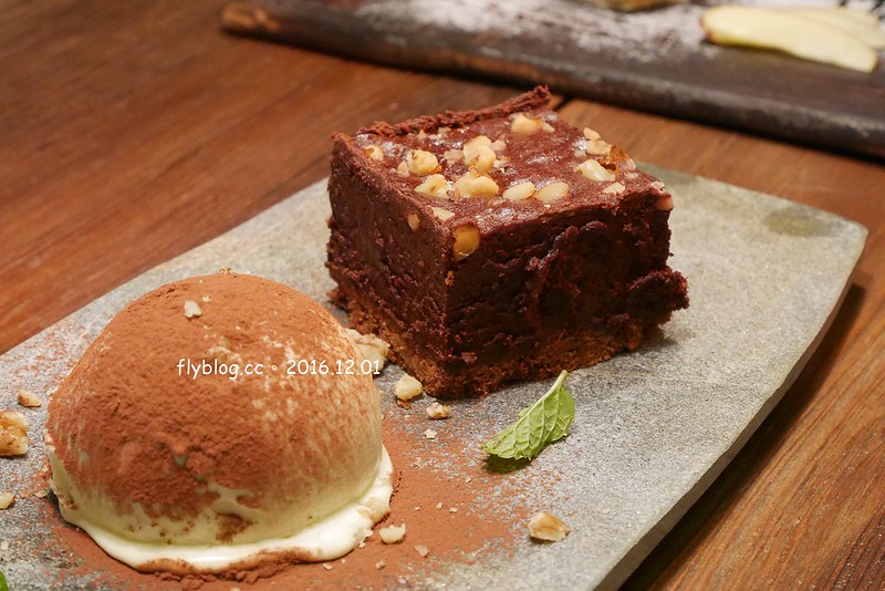 行冊 walkingbook｜大稻埕老屋新生命，融入台灣在地食材的地中海料理，集合客廳、餐廳和書房的設計新概念 @飛天璇的口袋