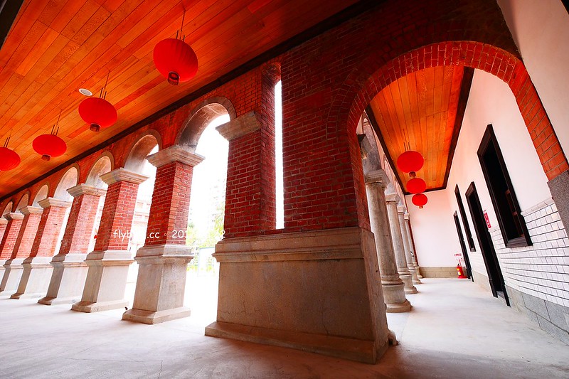 一德洋樓．台中市歷史建築林懋陽故居┃台中北屯美食：百年古蹟再造，結合一德藝文茶館、禧院喜餅、羅布森書蟲房冊惦、布朗尼甜點，未來還會有兒童沙坑和遊戲區 @飛天璇的口袋