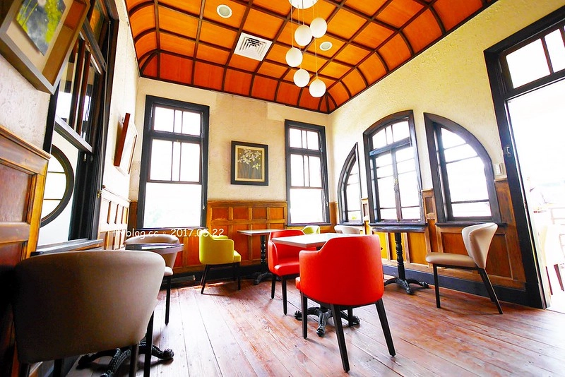 一德洋樓．台中市歷史建築林懋陽故居┃台中北屯美食：百年古蹟再造，結合一德藝文茶館、禧院喜餅、羅布森書蟲房冊惦、布朗尼甜點，未來還會有兒童沙坑和遊戲區 @飛天璇的口袋